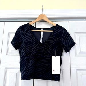 NWT lululemon Nulu Cropped Slim Yoga SS